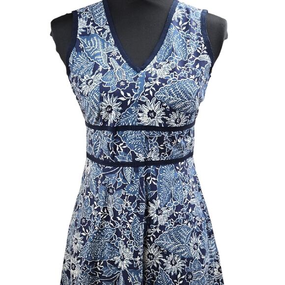 Eddie Bauer Blue Floral Sleeveless Midi Dress – Petite 2 - Picture 1 of 10